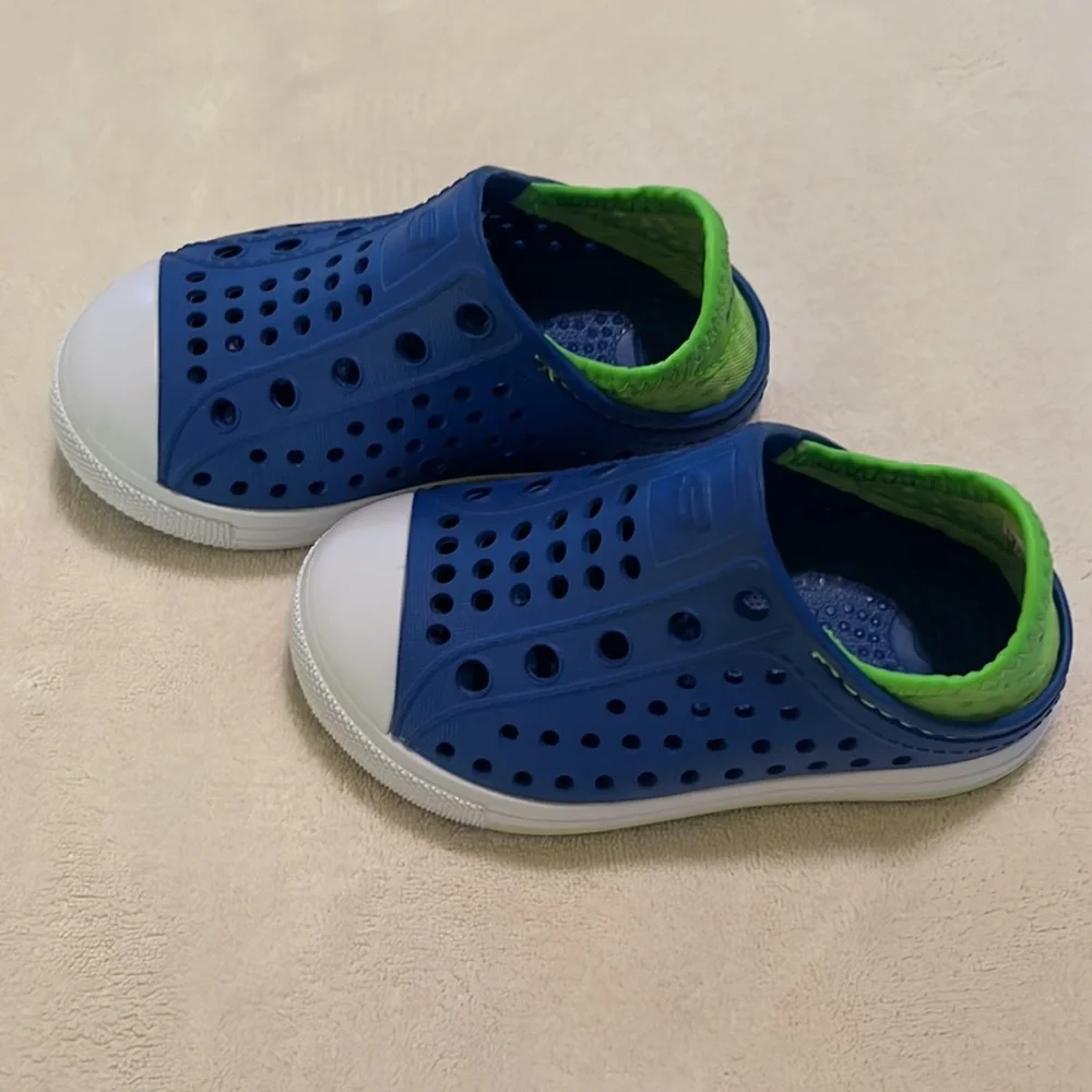 NWOT Skechers Foamies Unisex Guzman Slip On Water Shoes Size 6 (Baby/Toddler)